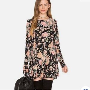 Great flowy comfortable long sleeve mini dress